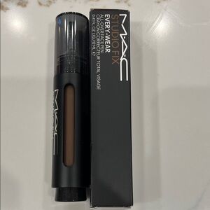 MAC Studio Fix Every-Wear All Over Face Pen